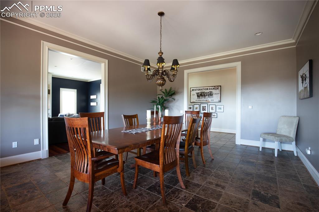 Image 15 of 38: Dining Area