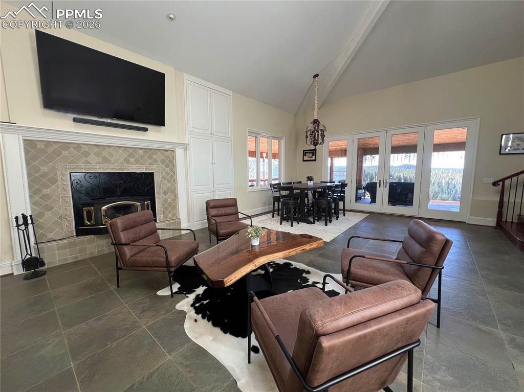 Image 24 of 38: Living Room