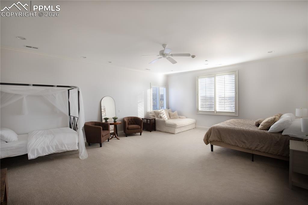 Image 33 of 38: Bedroom