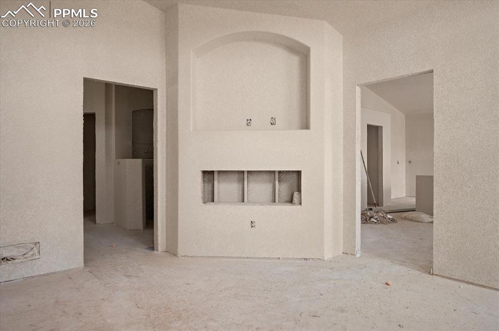 Image 10 of 18: Living Room