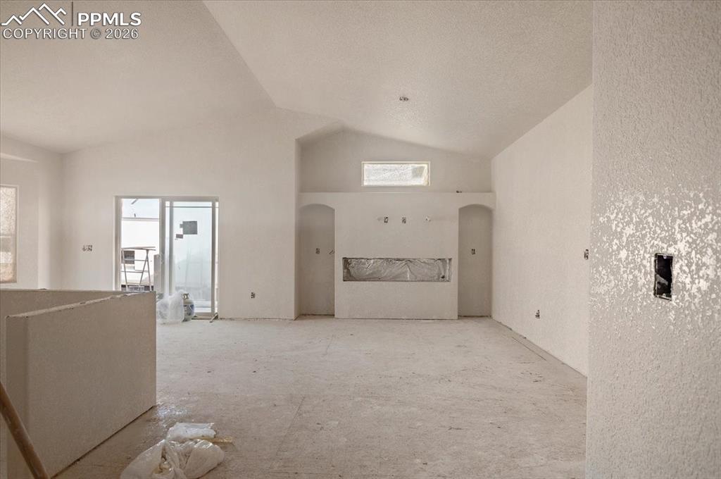 Image 4 of 18: Living Room