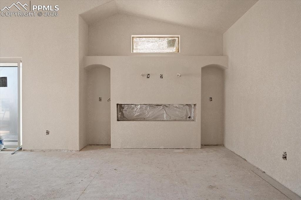 Image 8 of 18: Entry