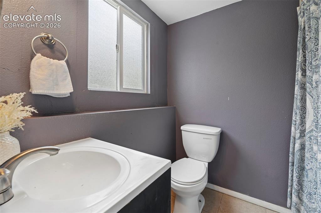 Image 17 of 23: Bathroom