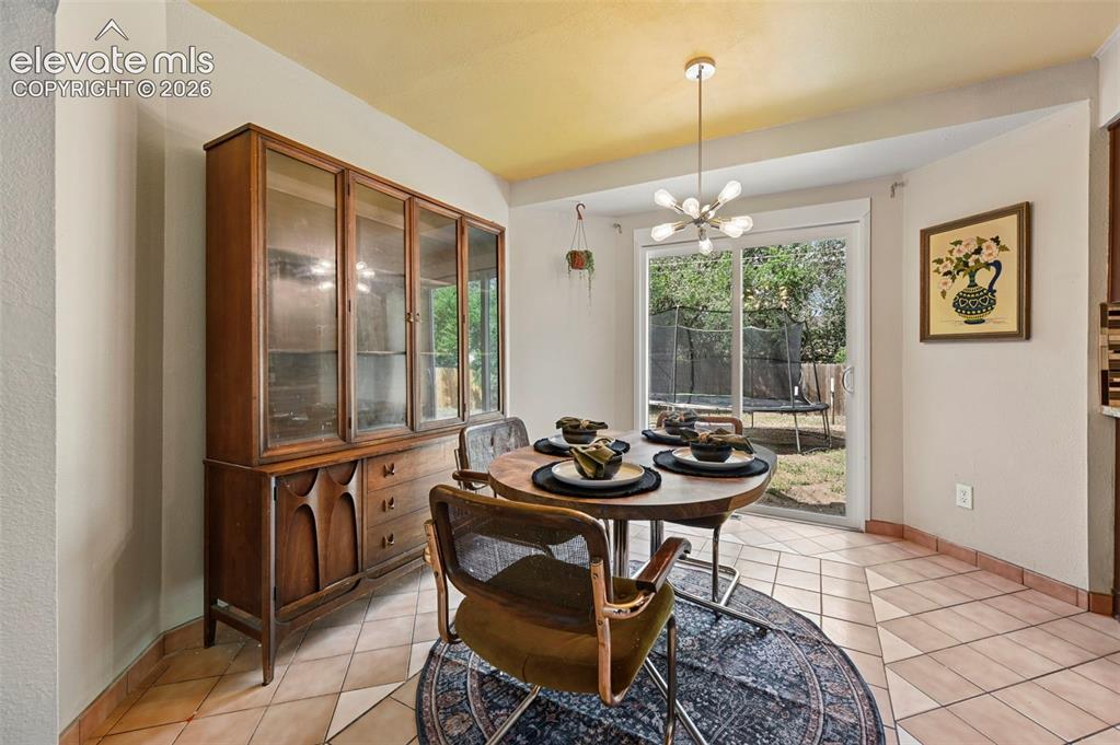 Image 6 of 23: Dining Area