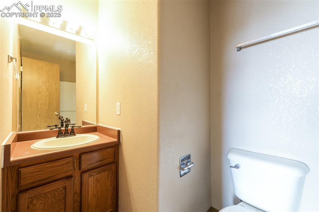 Image 9 of 23: Bathroom