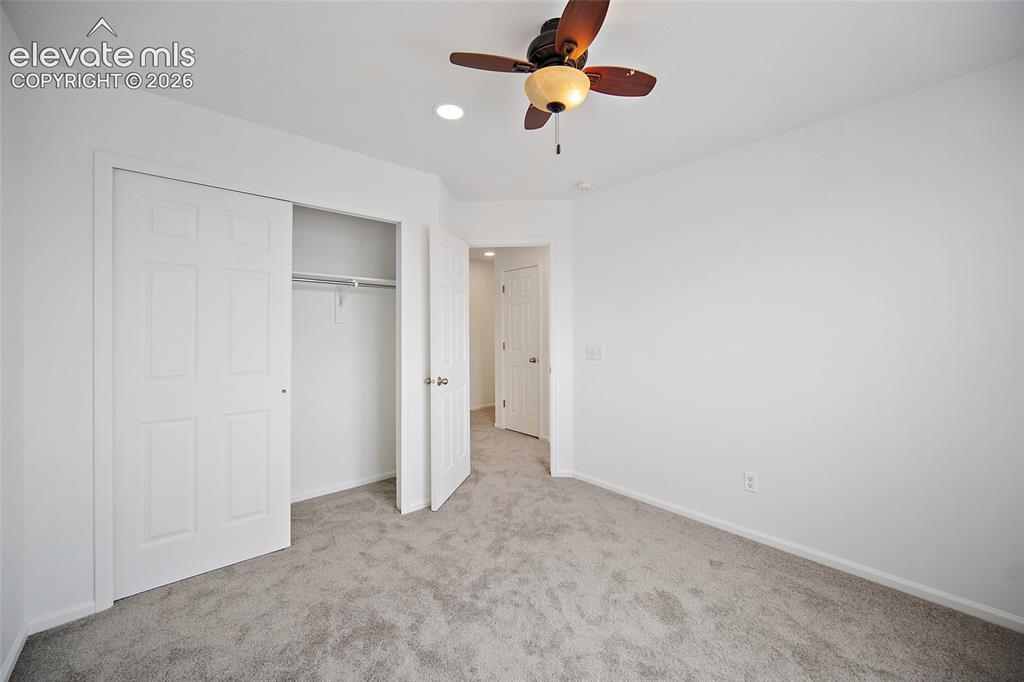 Image 19 of 33: Bedroom