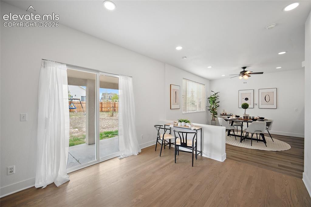 Image 6 of 33: Dining Area