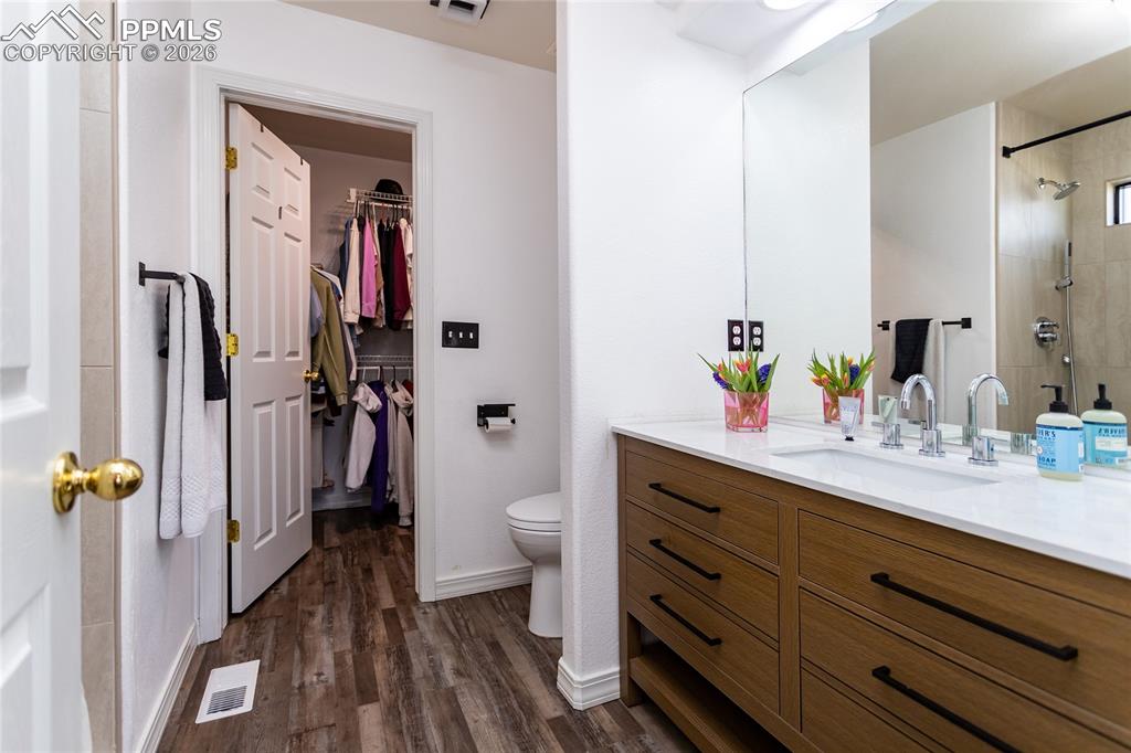 Image 19 of 49: Master Bathroom