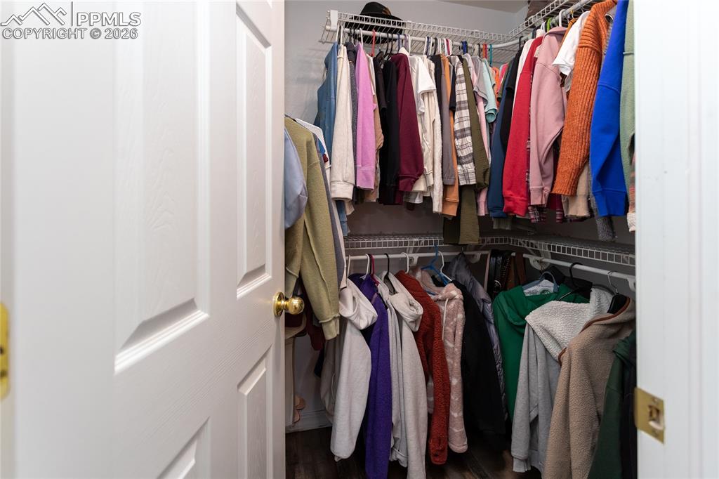 Image 20 of 49: Walk-In Closets