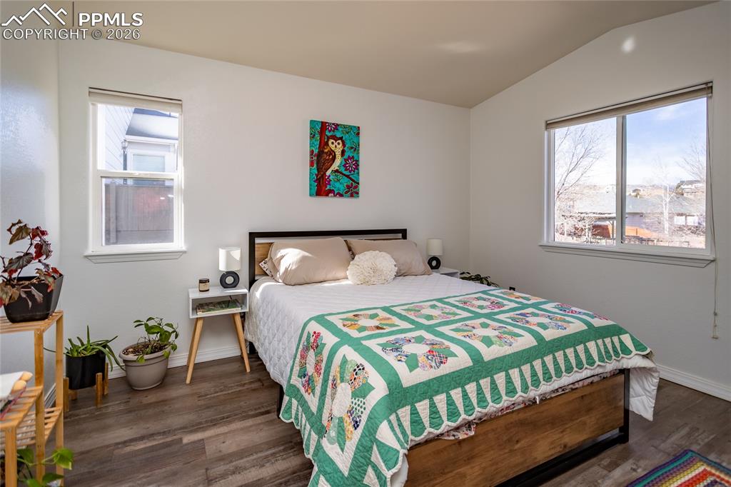 Image 22 of 49: Bedroom