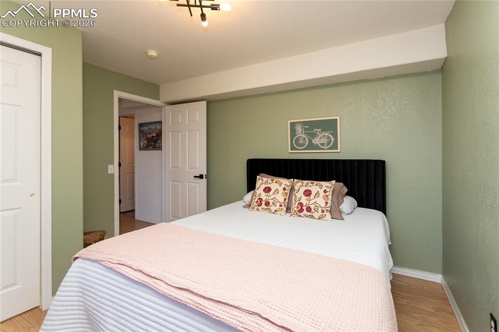 Image 32 of 49: Bedroom