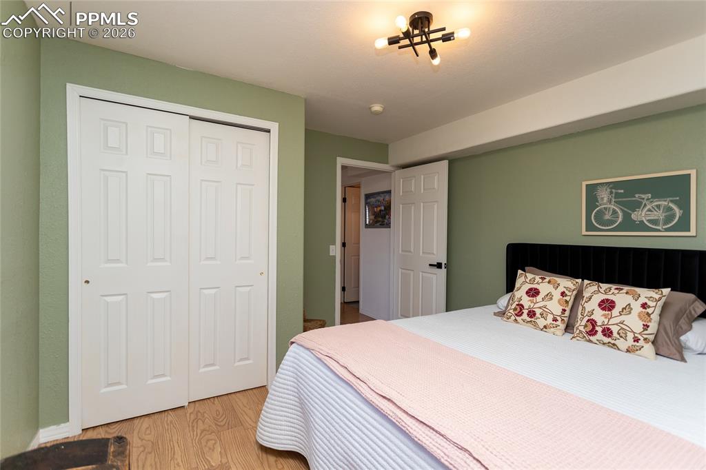 Image 33 of 49: Bedroom