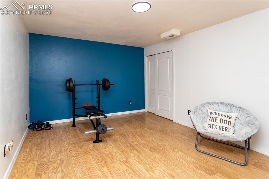 Image 34 of 49: Bedroom