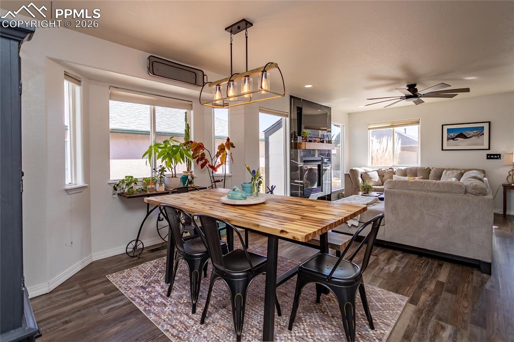 Image 8 of 49: Dining Area