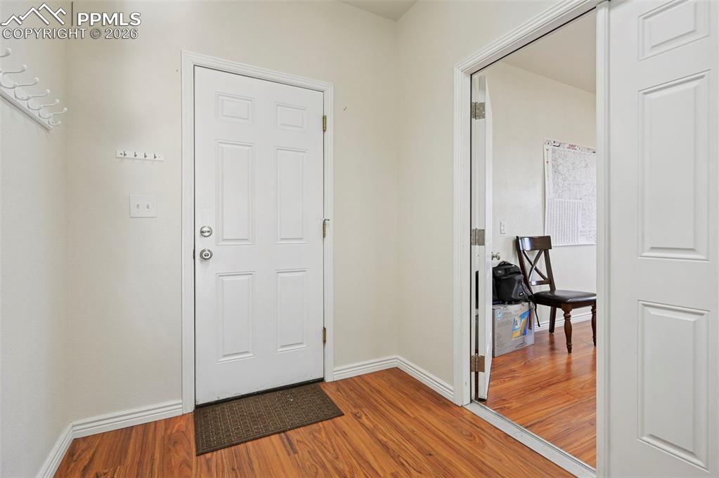 Image 21 of 49: Entry