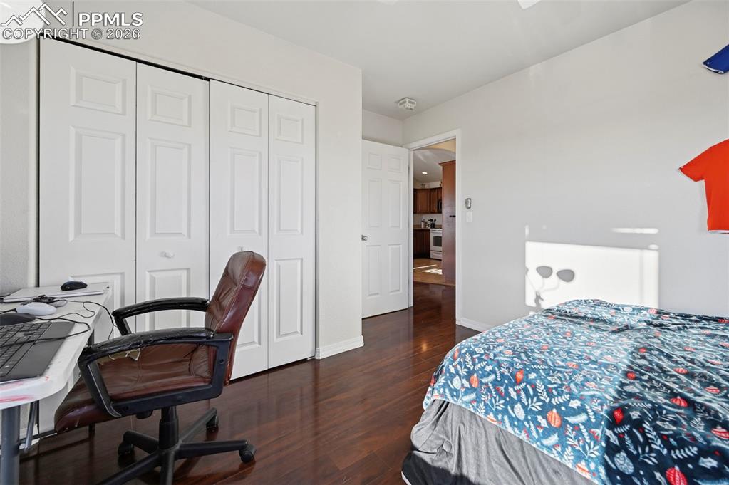 Image 25 of 49: Bedroom