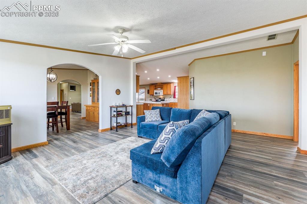 Image 10 of 39: Open  concept!