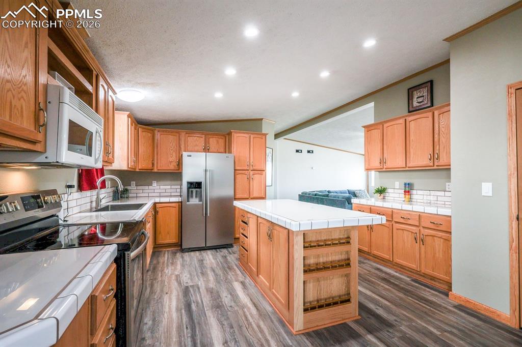 Image 6 of 39: Updated Kitchen!