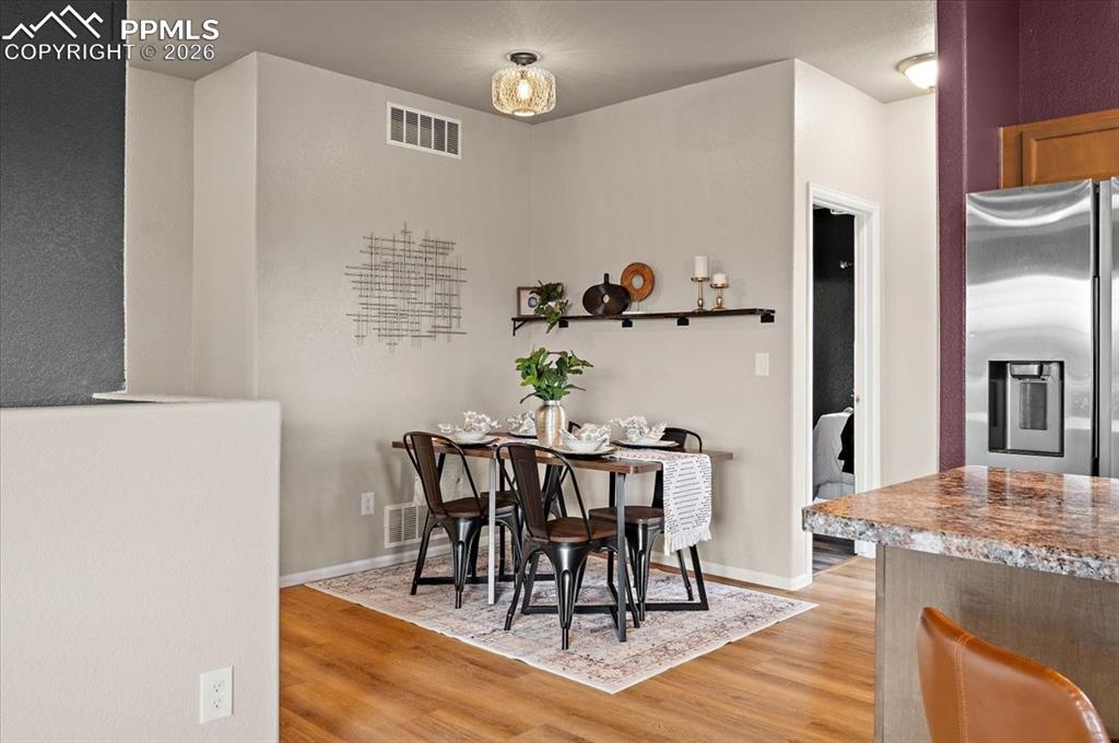 Image 16 of 41: Dining Area