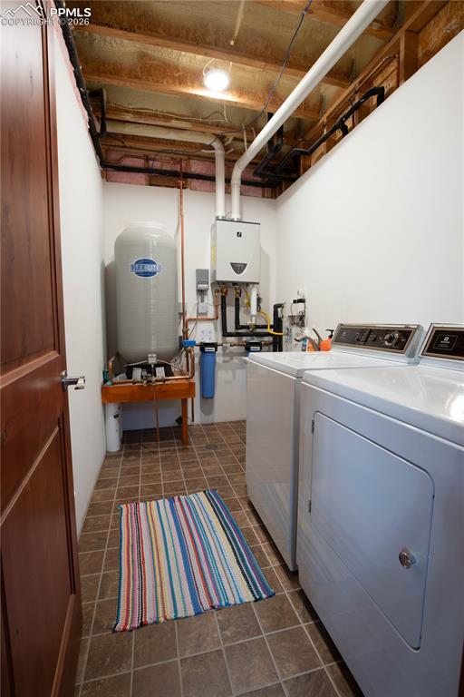 Image 24 of 24: Laundry