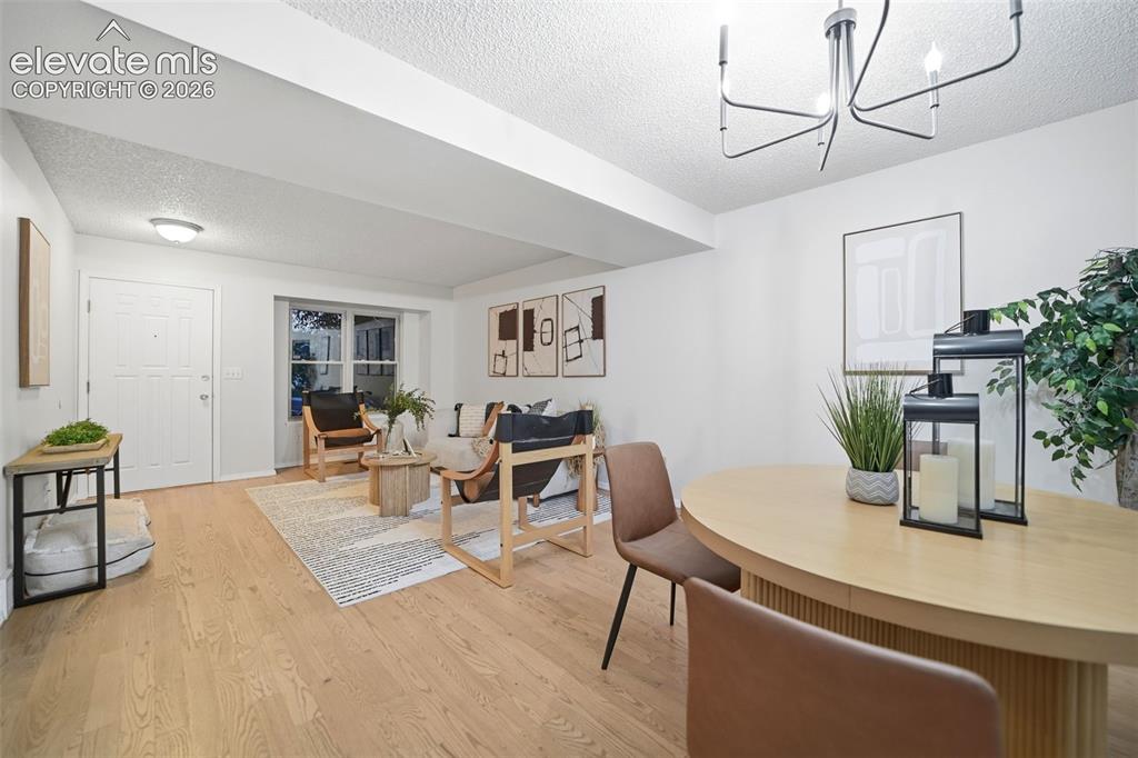 Image 9 of 50: Dining Area