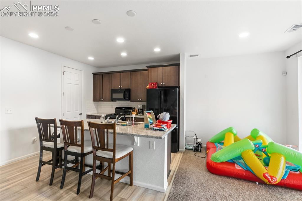 Image 11 of 36: Kitchen