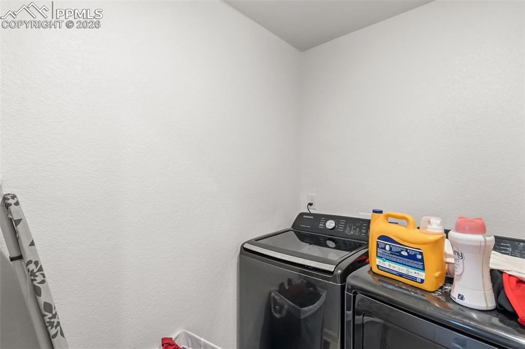 Image 31 of 36: Laundry