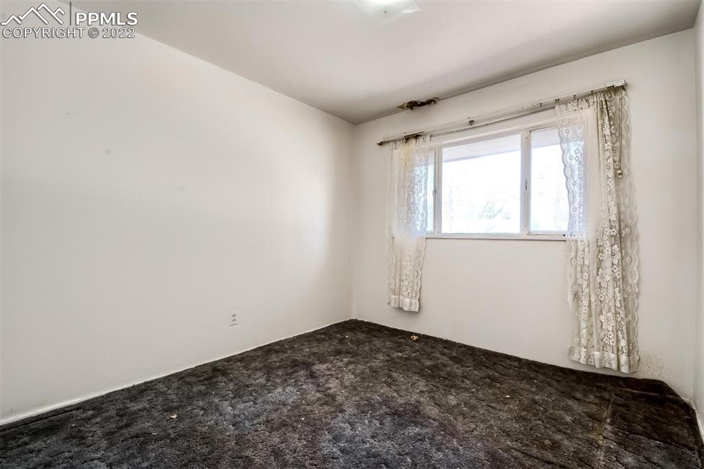 Listing 3915338, Image 19 of 40