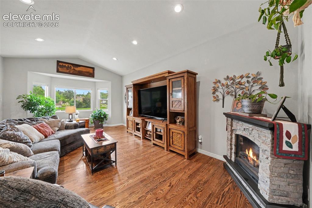 Image 4 of 40: Living Room