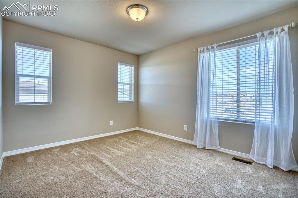 Image 26 of 46: Bedroom3