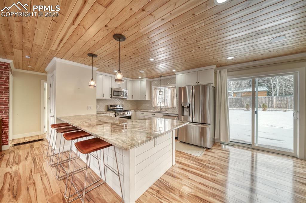 Image 6 of 29: Kitchen