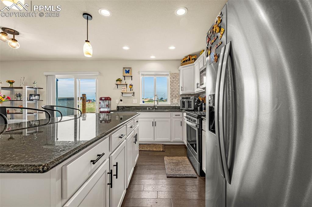 Image 10 of 31: Kitchen