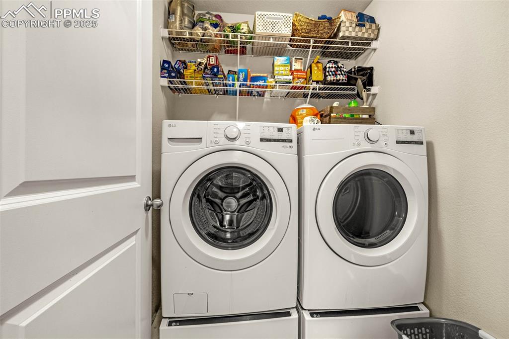 Image 14 of 31: Laundry