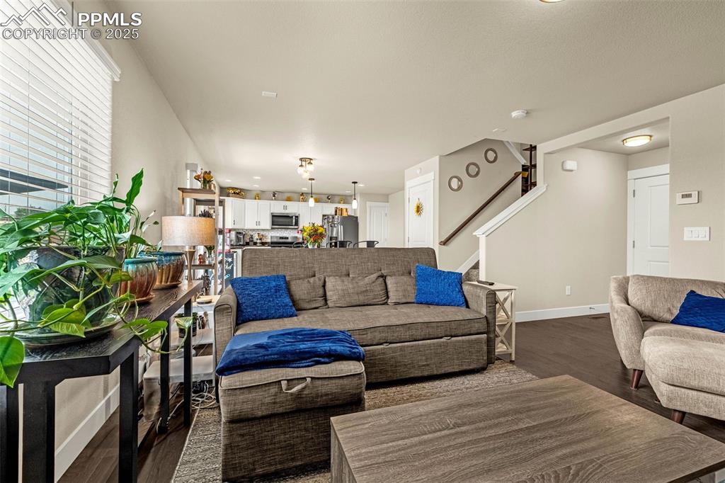 Image 6 of 31: Living Room