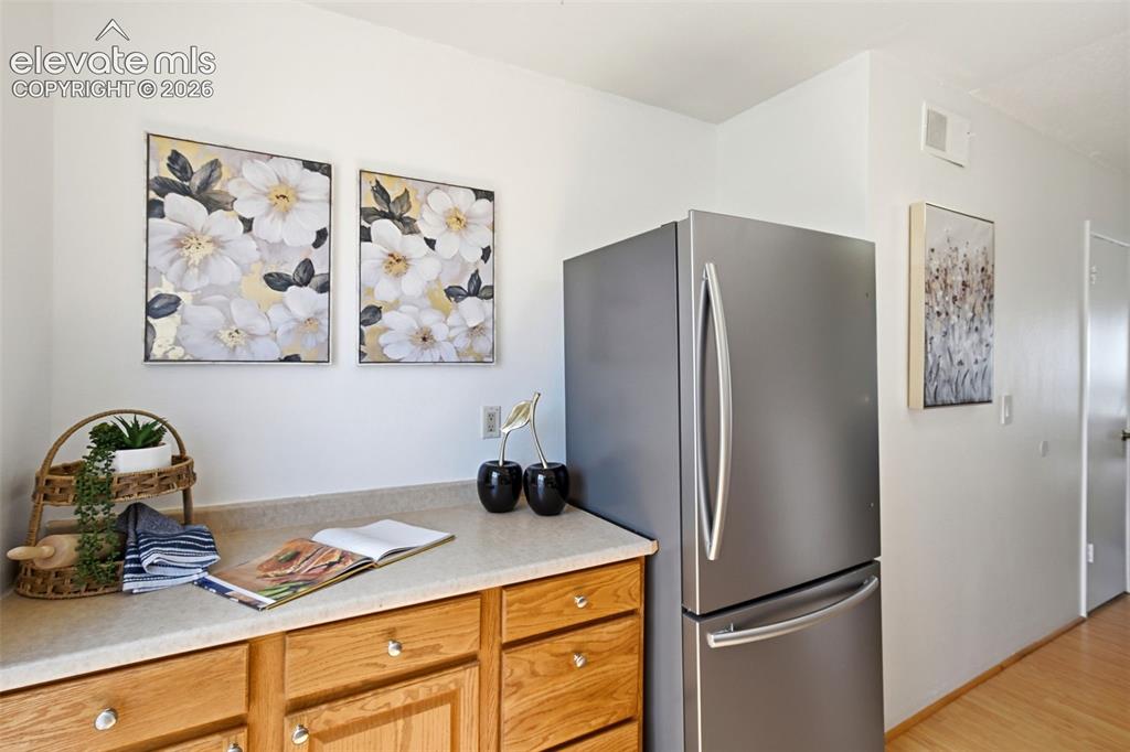 Image 15 of 47: Kitchen