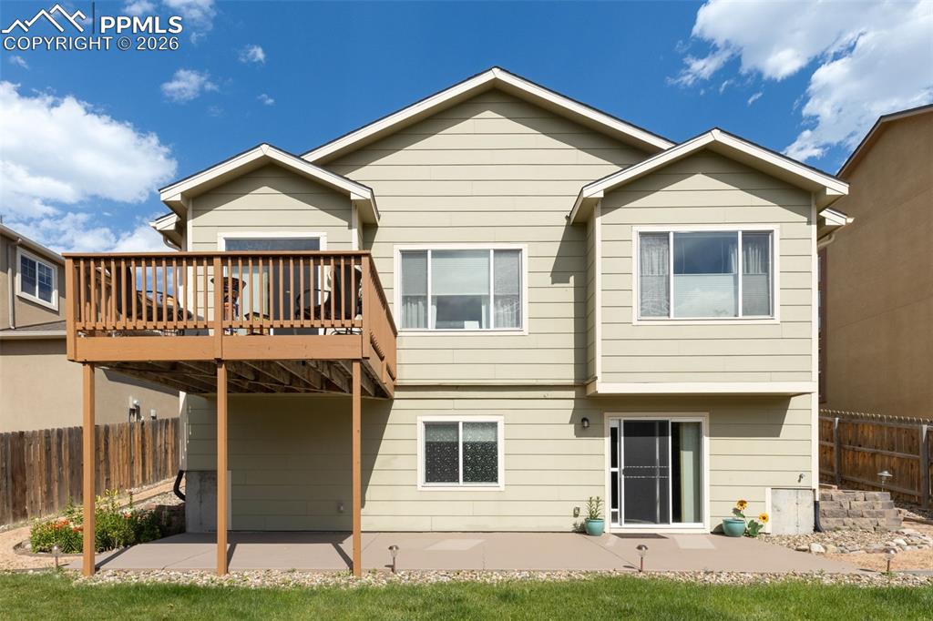 Image 31 of 34: Back of Structure