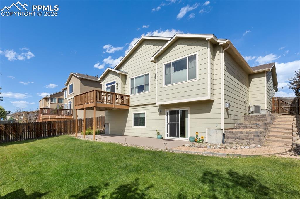 Image 5 of 34: Walkout Basement