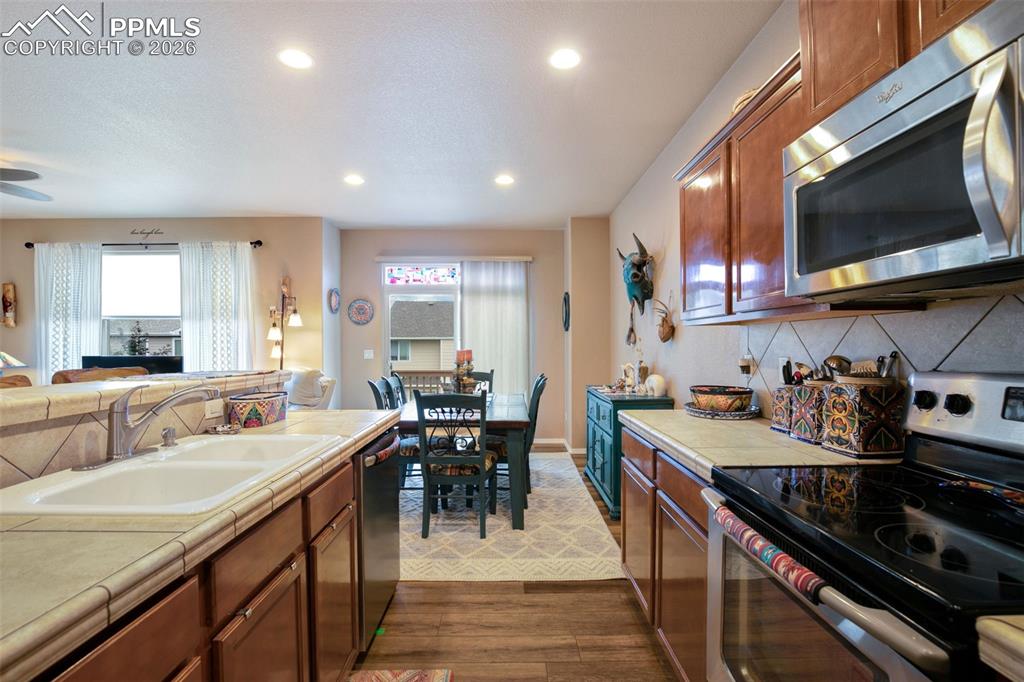 Image 6 of 34: Kitchen