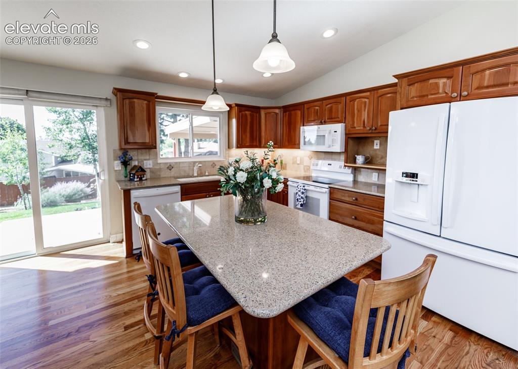 Image 9 of 34: Kitchen