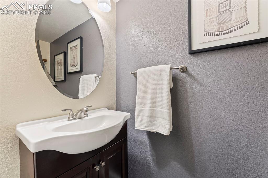 Image 10 of 31: Bathroom with vanity