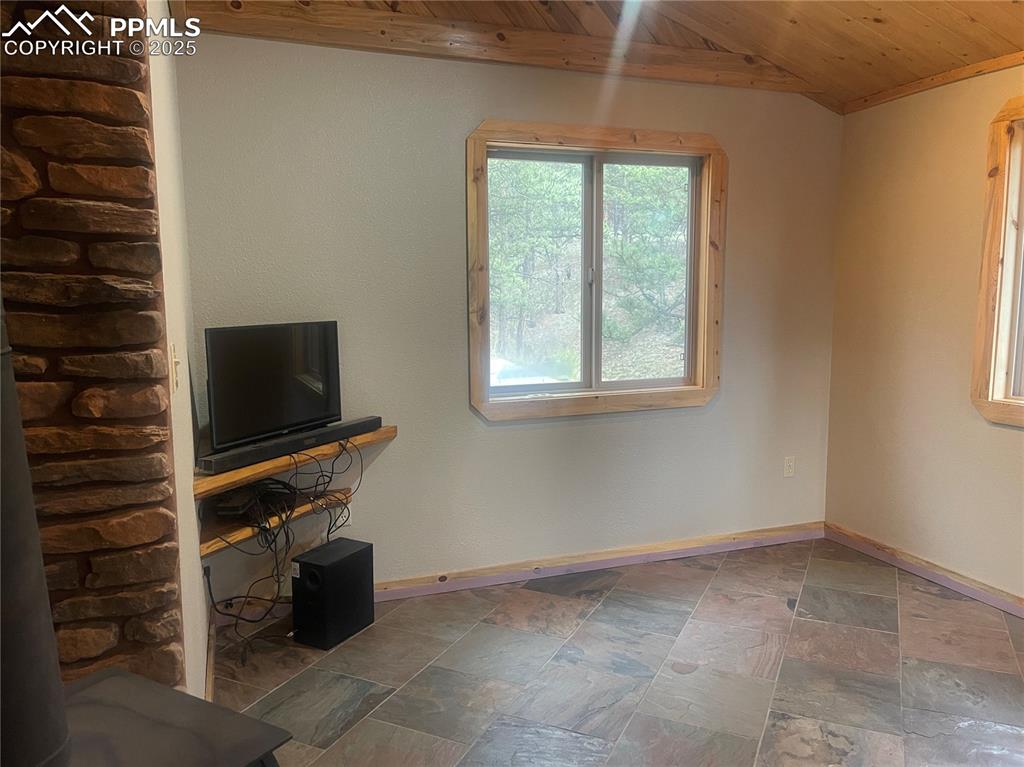Image 13 of 45: Living Room
