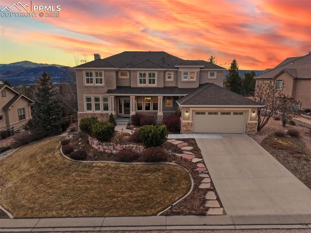 Image 42 of 50: Beautifully landscaped 