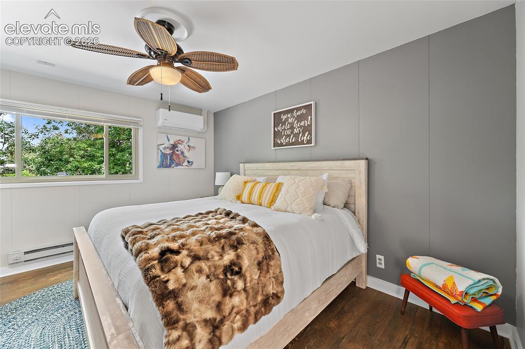 Image 16 of 48: Bedroom