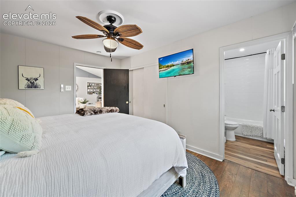 Image 17 of 48: Bedroom