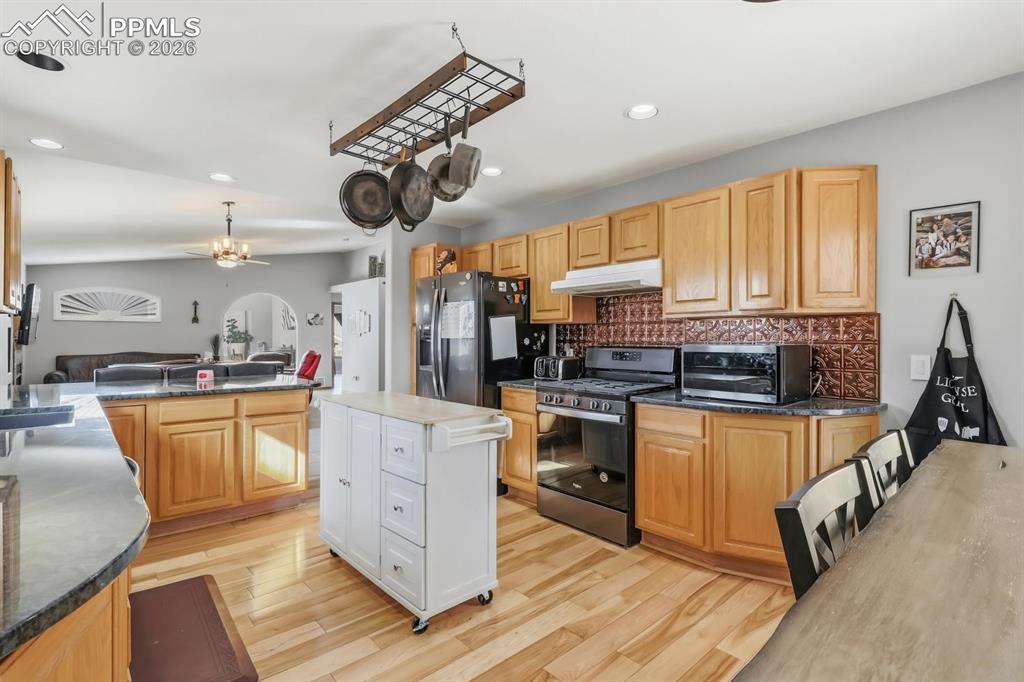 Image 12 of 42: Kitchen