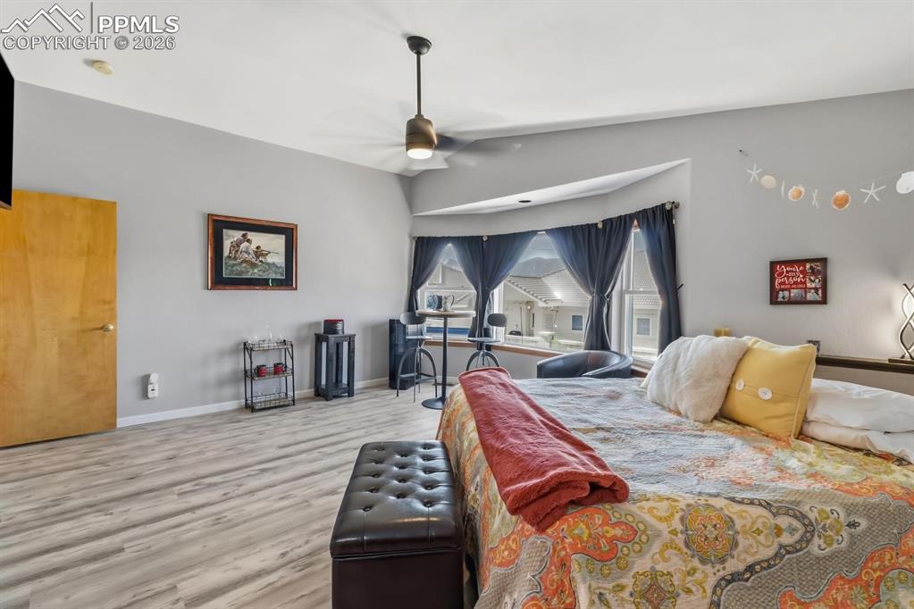 Image 17 of 42: Bedroom