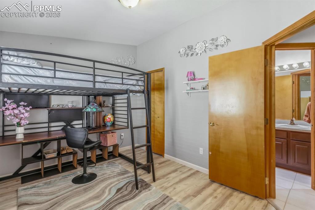 Image 21 of 42: Bedroom