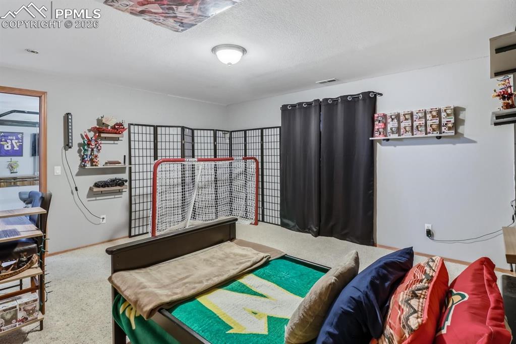 Image 33 of 42: Bedroom