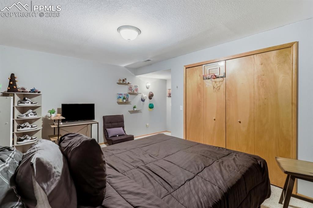 Image 37 of 42: Bedroom