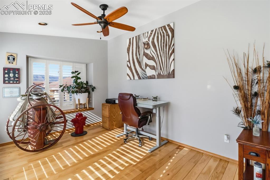 Image 9 of 42: Office